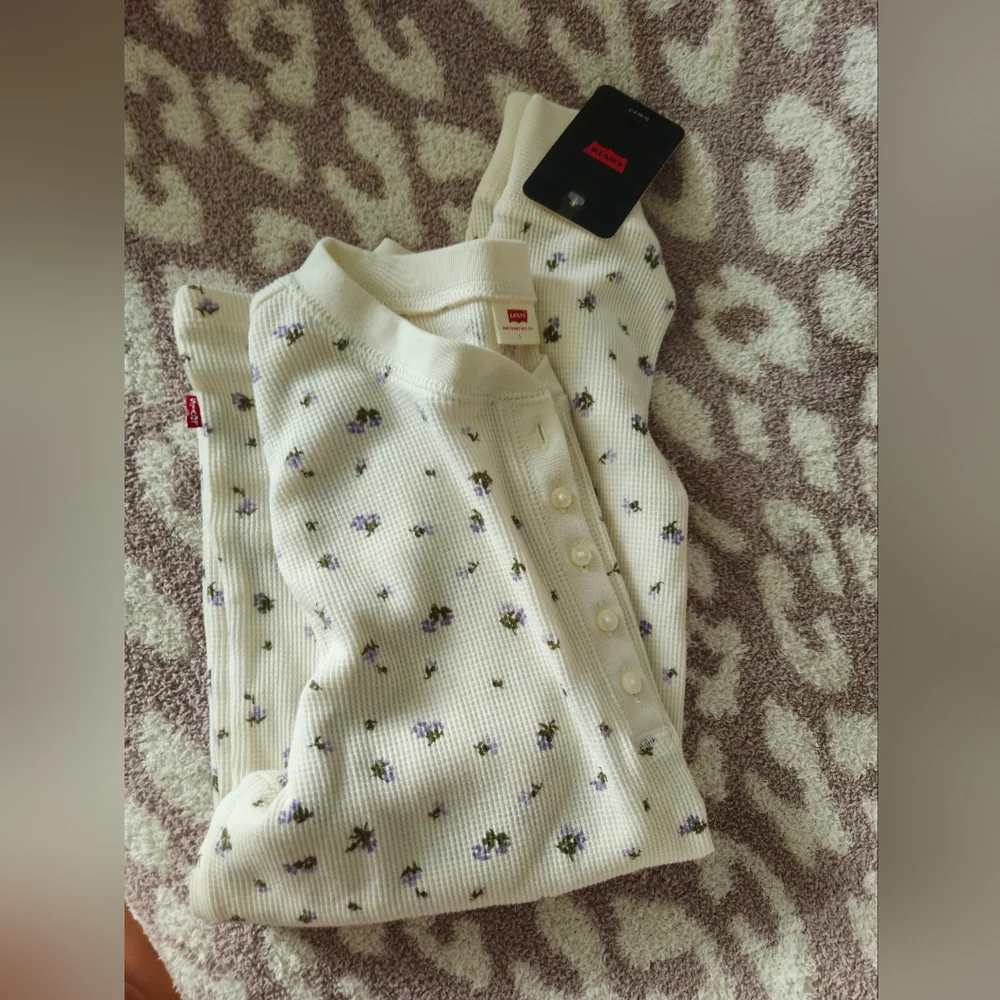 New LEVI women top, size L - Picture 1 of 3
